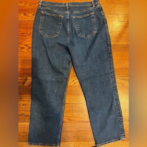 Ambercrombie and Fitch 90's Straight Ultra High Rise Jeans dark wash. Never worn - Picture 2 of 6